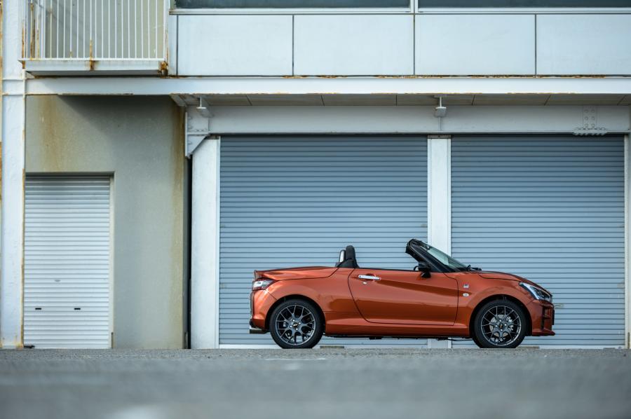  Daihatsu Copen GR Sport 2019 года  (фото 29 из 40)